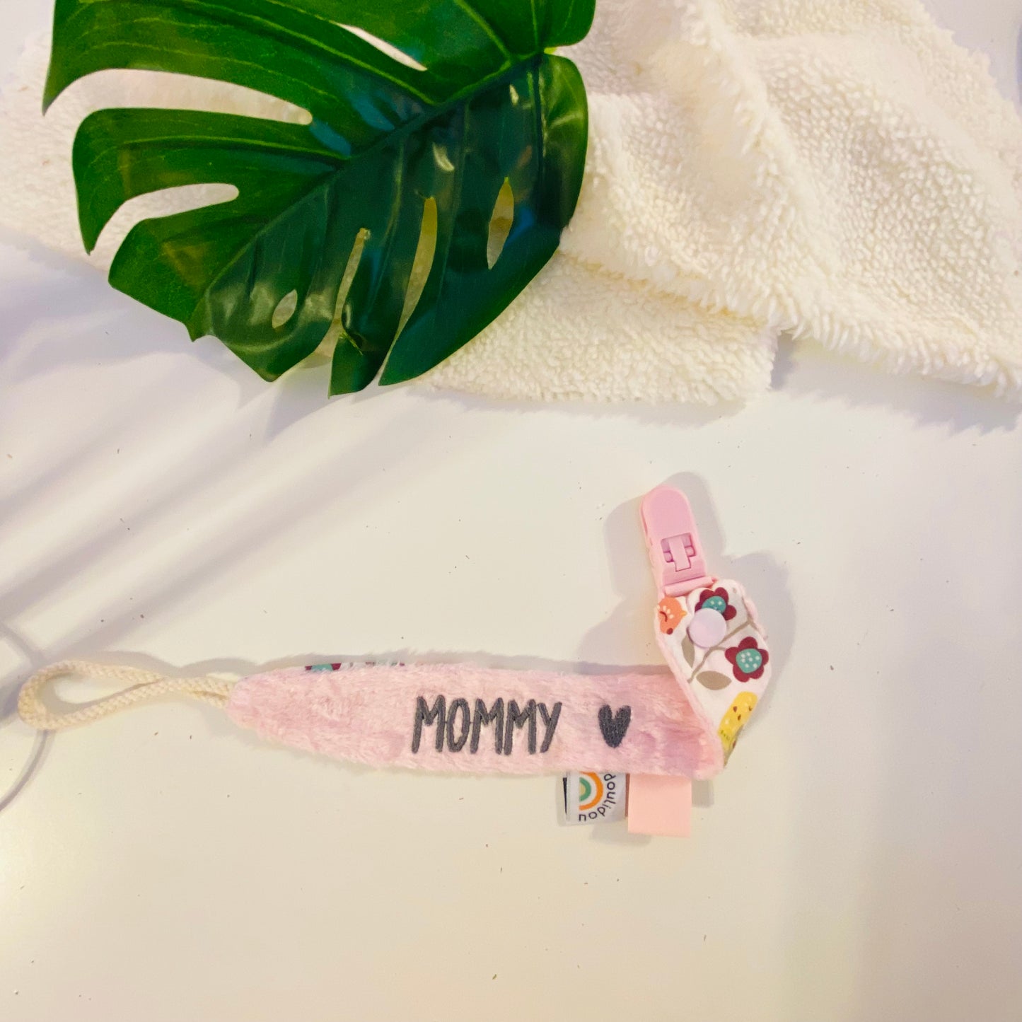 Attache tétine mommy